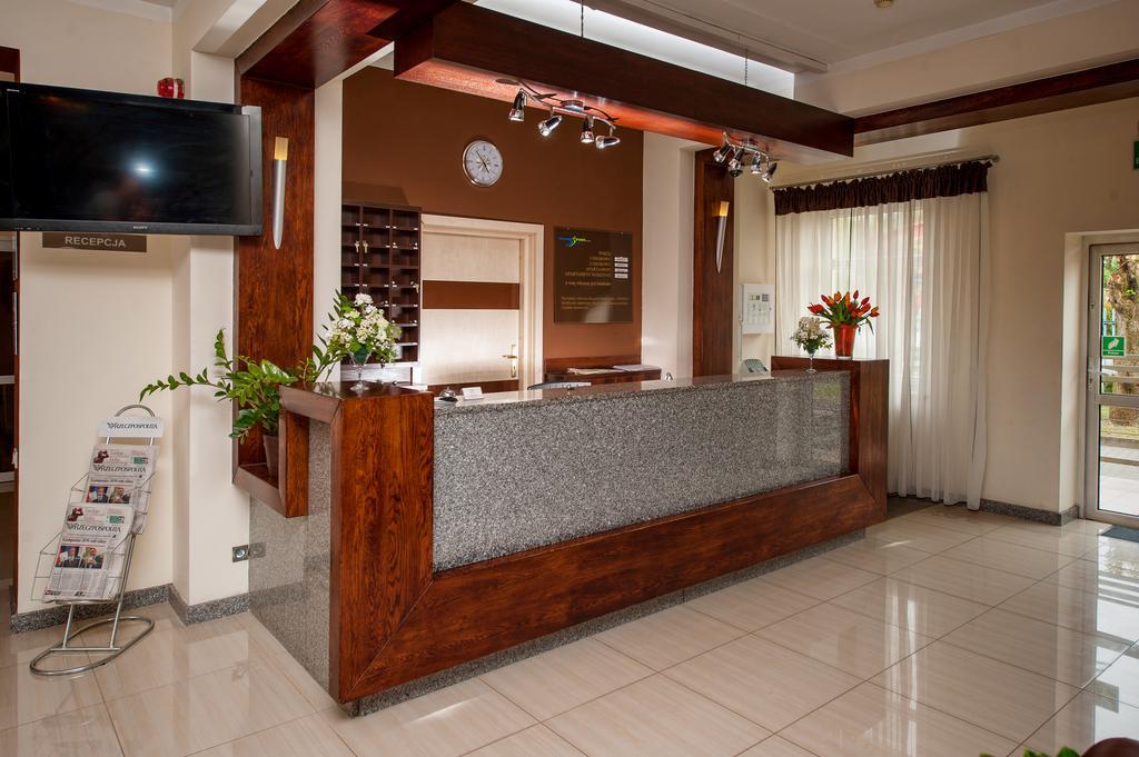 Hotel Jarota Яроцін Екстер'єр фото