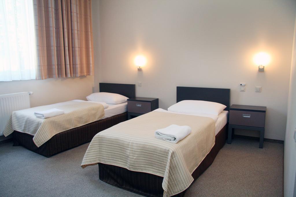 Hotel Jarota Яроцін Номер фото