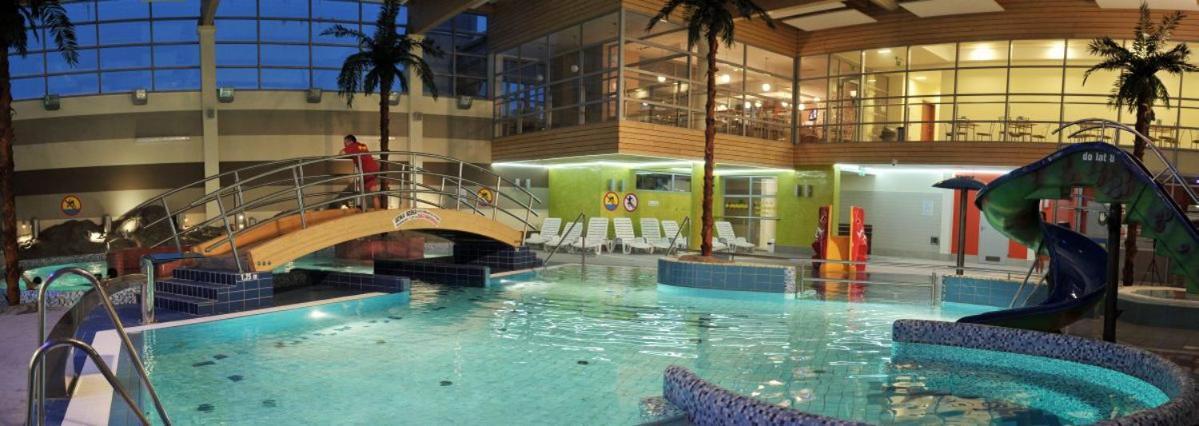 Hotel Jarota Яроцін Екстер'єр фото